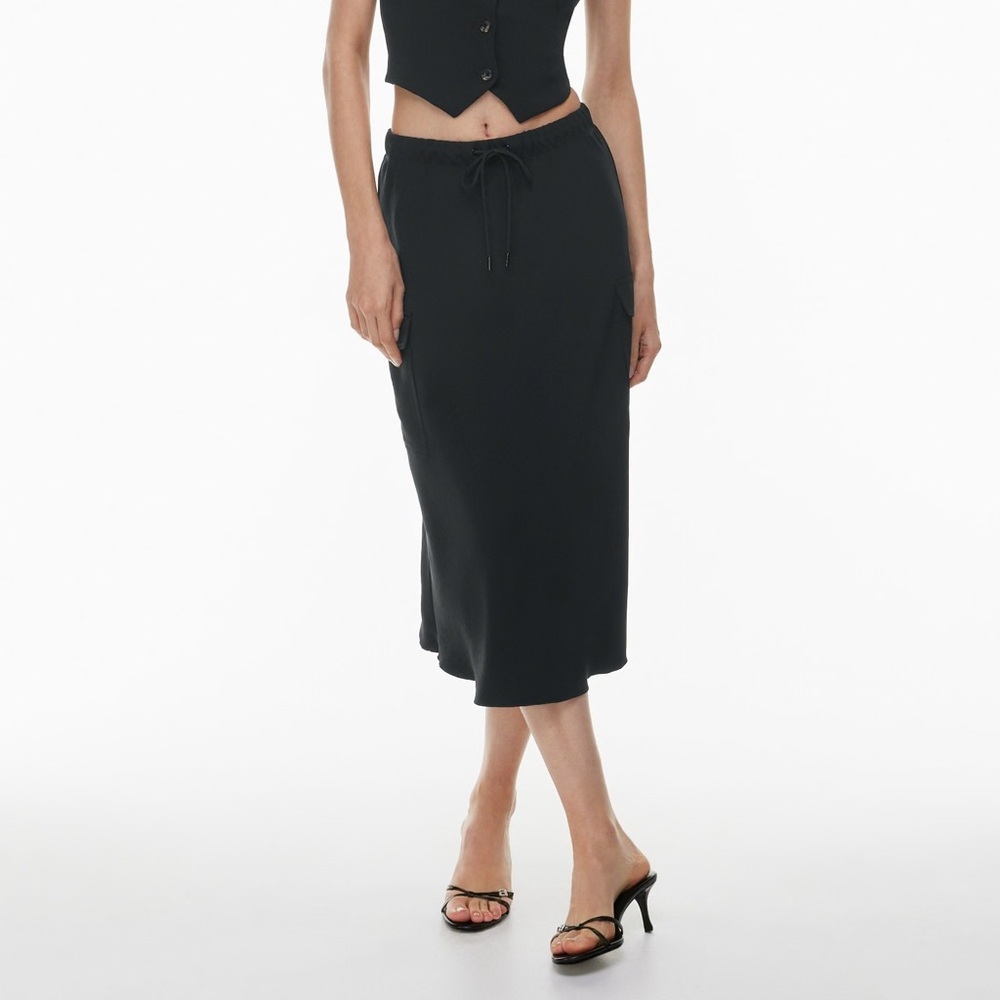 Aritzia Wilfred “muse” cargo skirt sz Small